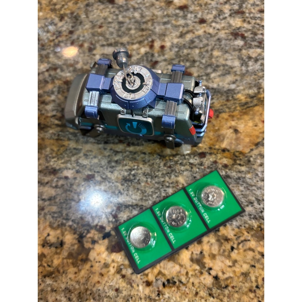 Hallmark Keepsake Fortnite Reboot Van Light Up Christmas Tree Ornament with Box - Picture 6 of 6